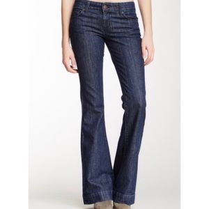 NWT 🏷 David Kahn High Rise Bell Bottom Jeans